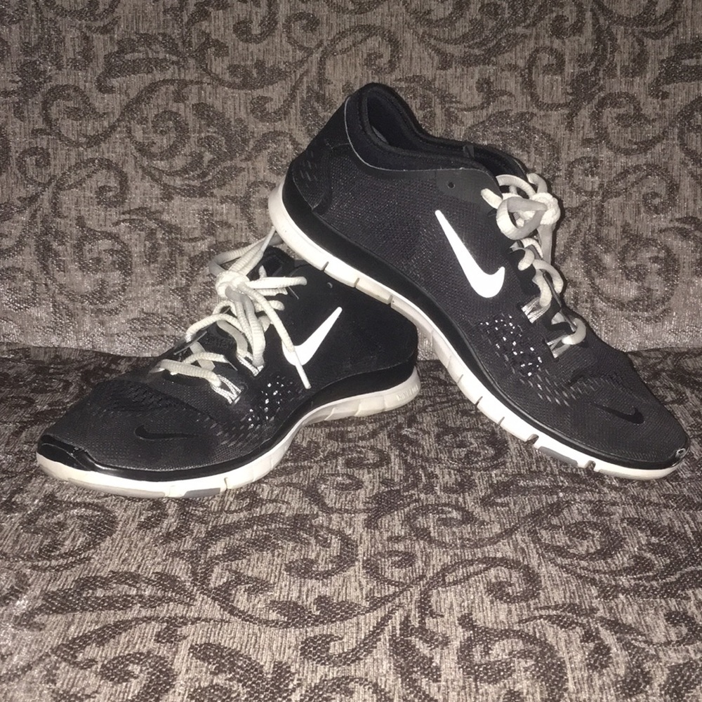 Nike tennis shoes